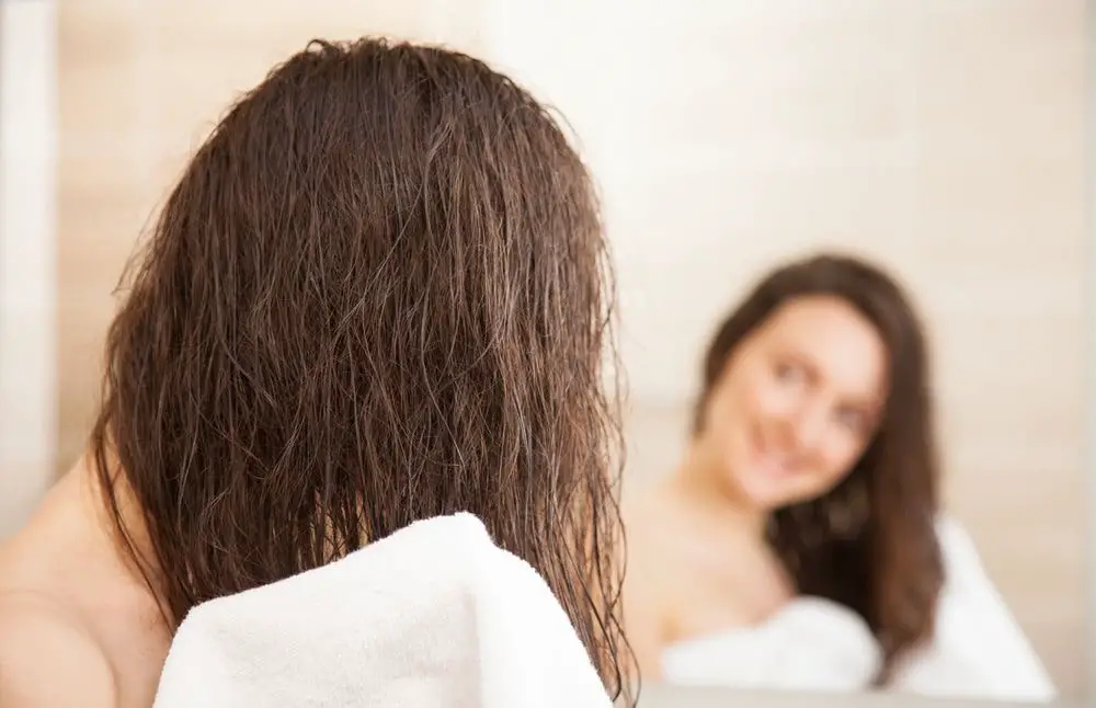 How To Towel Dry Hair Without Damage 3 Steps 